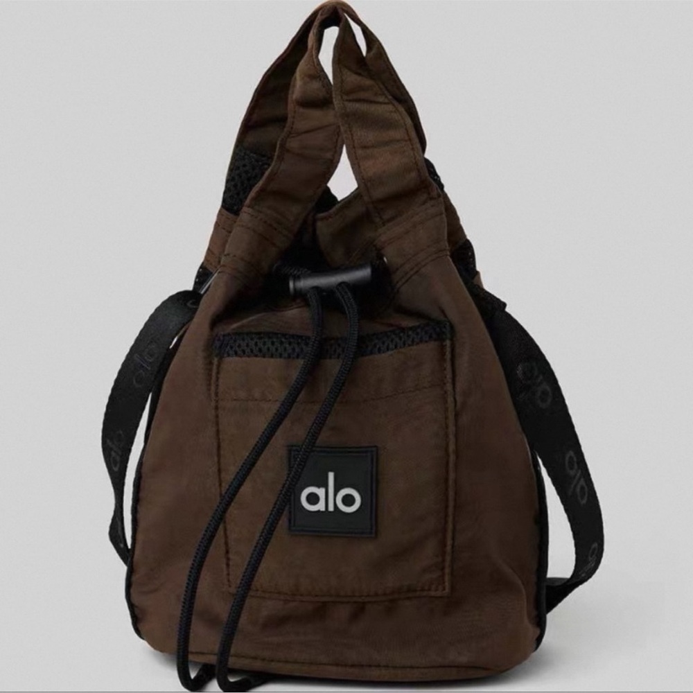 ALO Yoga Utility Cross Body Bag- NWT and in bag! Retails $148!